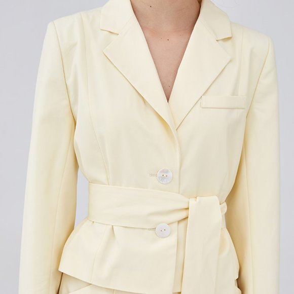 LAST 1! NWT CMEO Collective Short +Blazer Suit Set - Picture 3 of 4